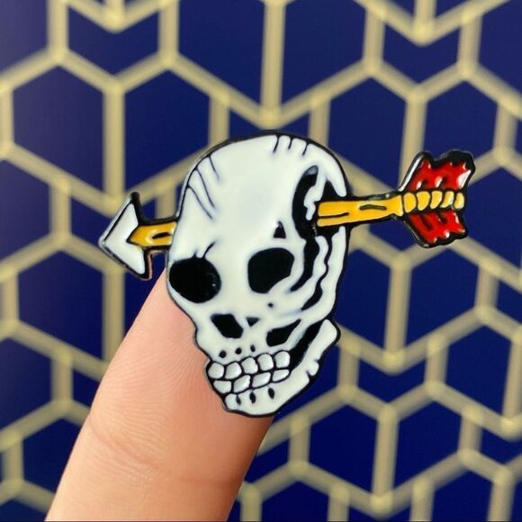 Skull & Arrow Enamel Pin/ Brooch Lapel - Picture 1 of 6